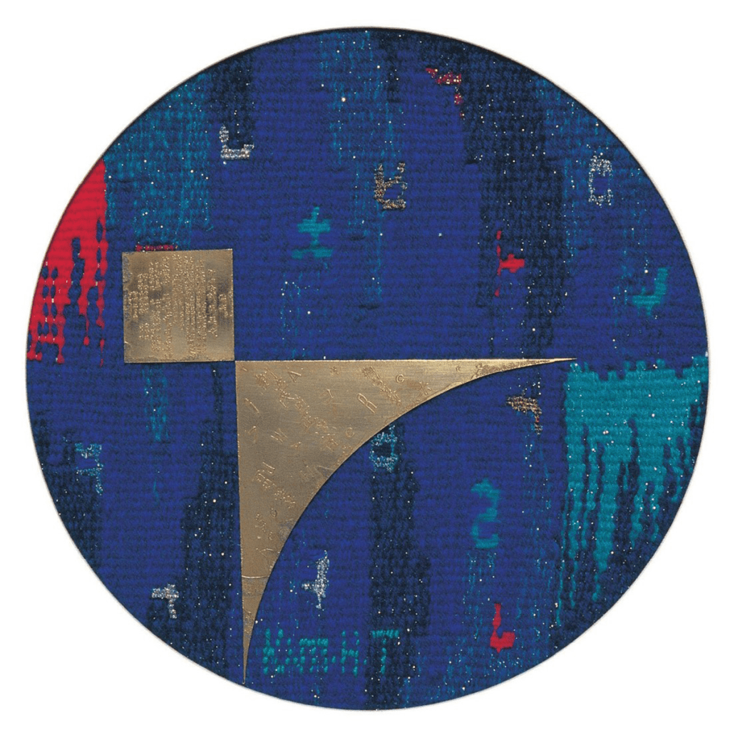 문자회화 Art Work with Characters / Ø20cm / Tapestry(Wool, Acryl. Gold, Silver Yarn), Copper plate
(Silk Screen Printing, Corrosion) / 1998