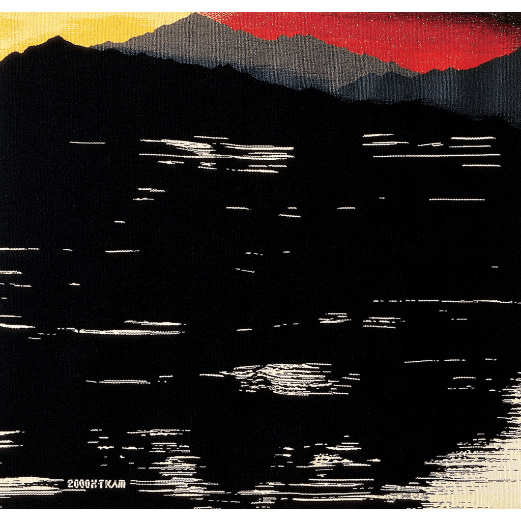 여명-백두산의 가을 Dawn-Autumn of Baekdu Mountain / 200×200cm / Tapestry / Wool & Acryl Yarn / 2000국립현대미술관 미술은행 소장 Housed in National Museum of Contemporary Art's Art Bank, Gwacheon